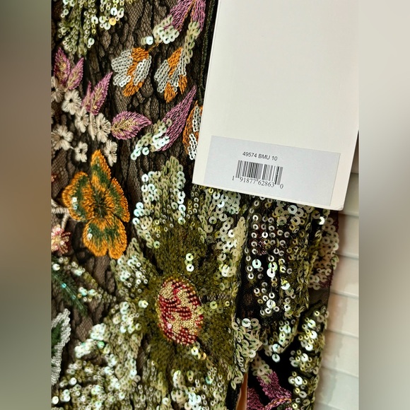 NWT MAC DUGGAL Black Floral 49574
Sequined Embroidered Gown 10 - Picture 9 of 10